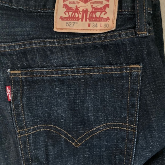 Levi’s - Picture 1 of 3